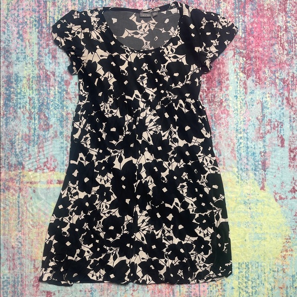 Apt. 9 Dresses & Skirts - 💙Apt. 9 Black and Cream Floral Casual Dress